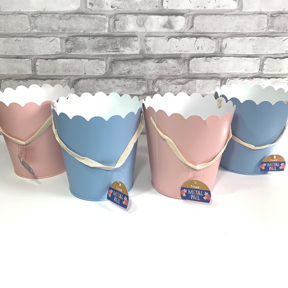 Set 4 Pink Blue Scalloped Edge Metal Pail Buckets
